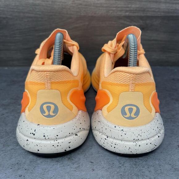 Athletic_Shoes
